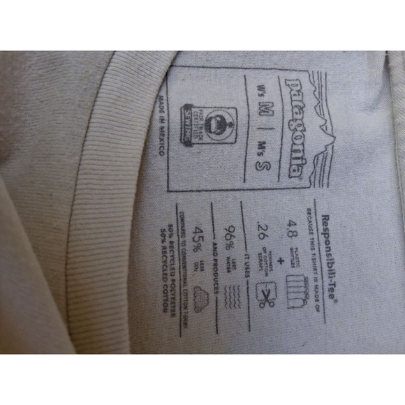 Patagonia Beige Fitz Roy Icon Responsibili Te-Shirt Sz. S MEN'S Unisex - Picture 5 of 7